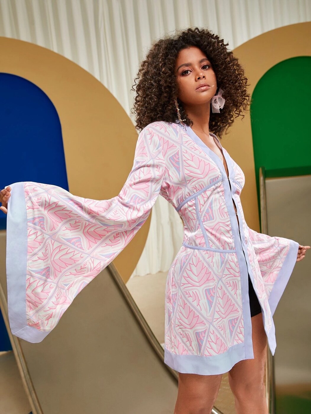 Floral print robe with bell sleeves, second look